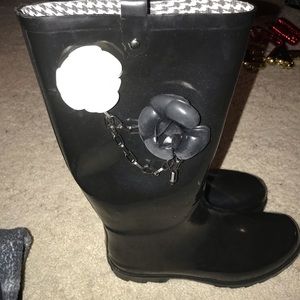Women’s Black rain boots